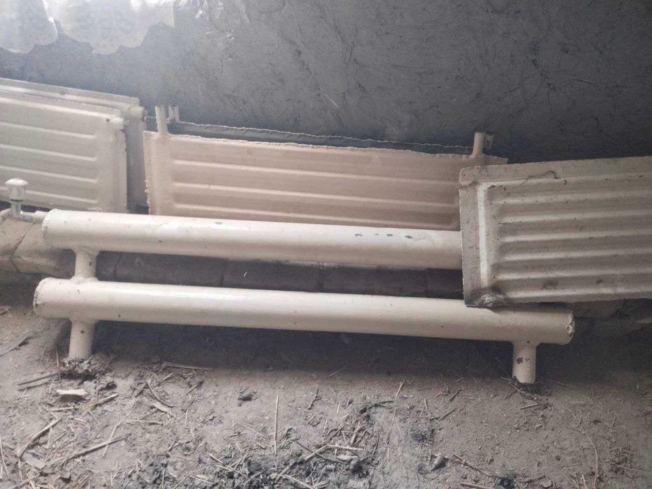 Radiatorlar sotiladi. (Isitish moslamasi)