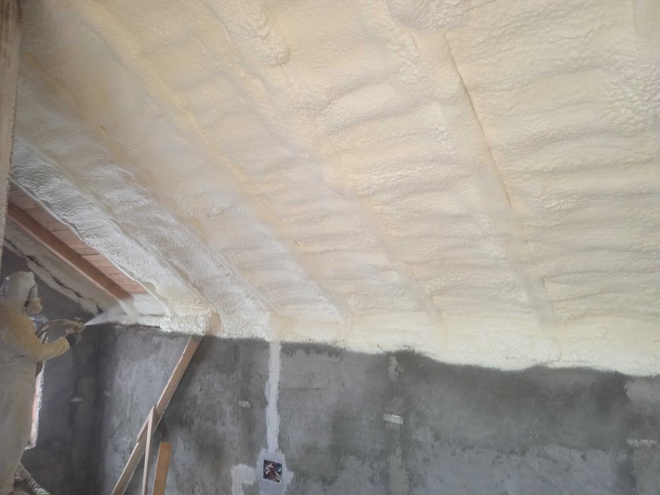 Izolație cu spuma poliuretanica celula inchisa sau celula deschisa