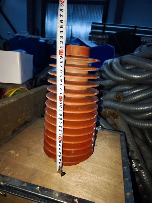 Изоляторы высоковольтные