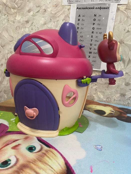 Край бебис Crybabies домиком