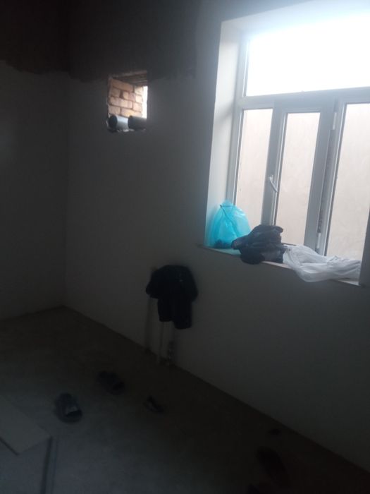 Hiva shahrida kotej sotiladi 210kv potolok shpaklyovkadan chiqqan