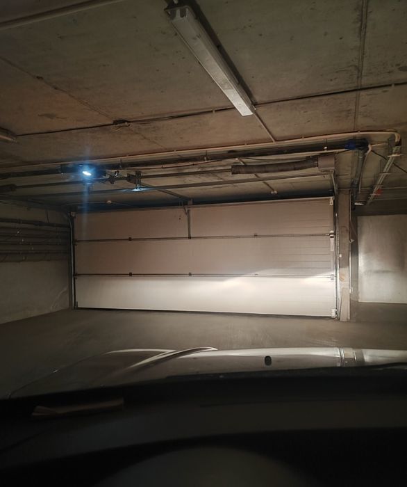 Vând Locuri Parcare