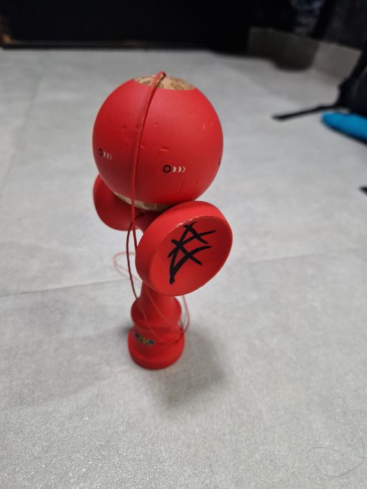 Kendama krom kolor semnata de ivan si xremus