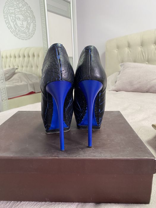 Продаются ботильоны