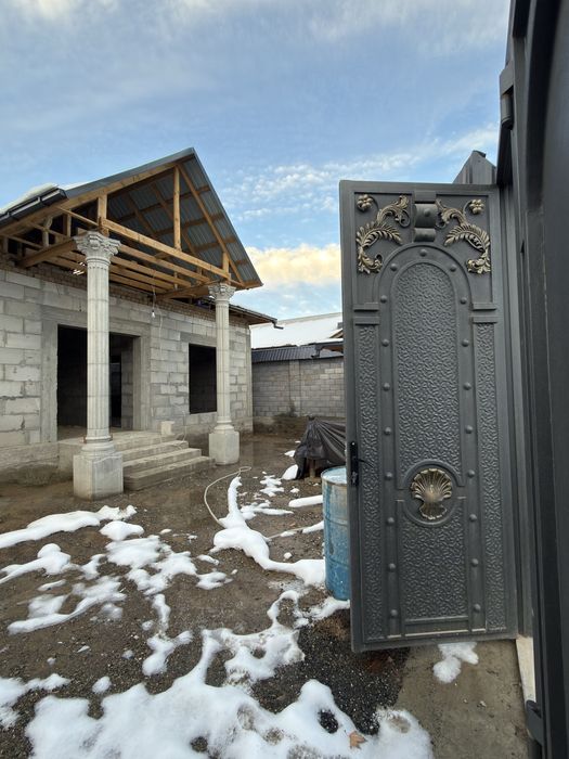 Uchaska sotiladi karobka holatida