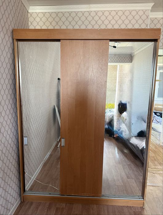 Срочно продам шкаф бу