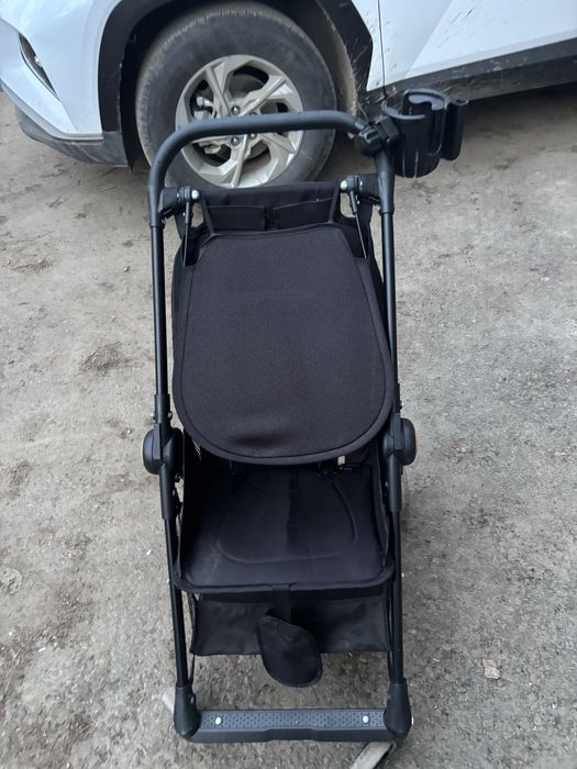 Очень удобная,легкая детская коляска