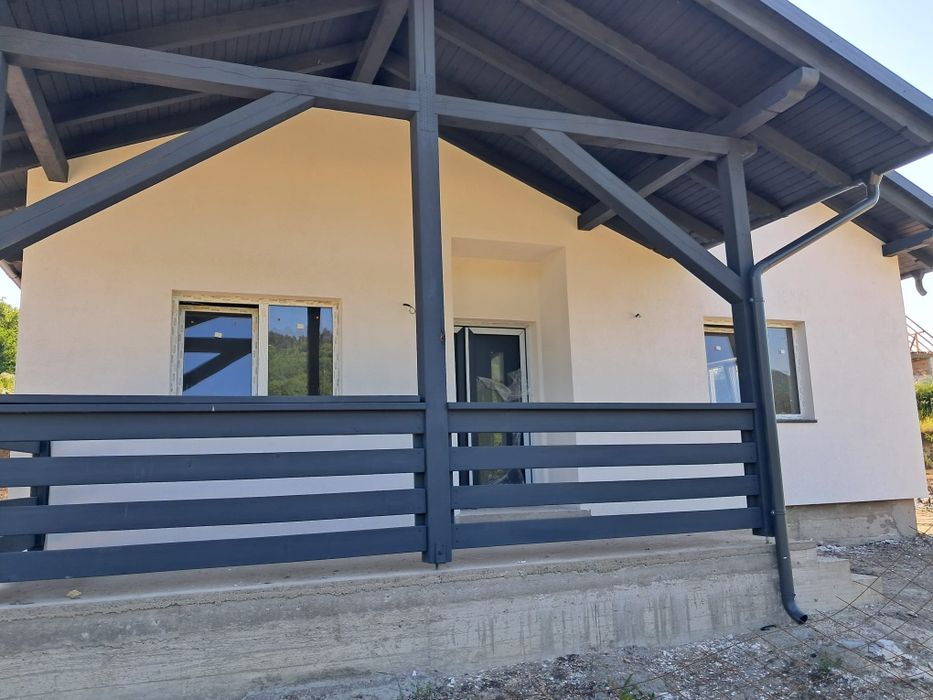 Vand casa la cheie