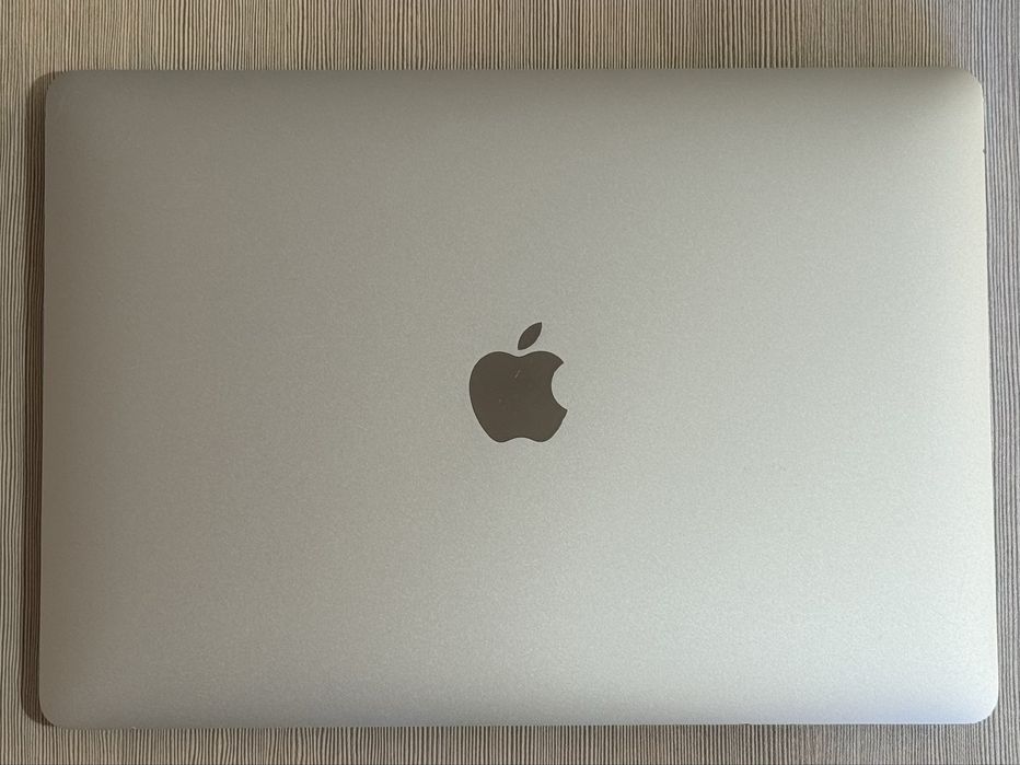 MacBook Pro 13 inch A2251 i7/16GB RAM/512GB SSD