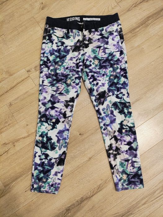 Дамски шарен панталон DKNY