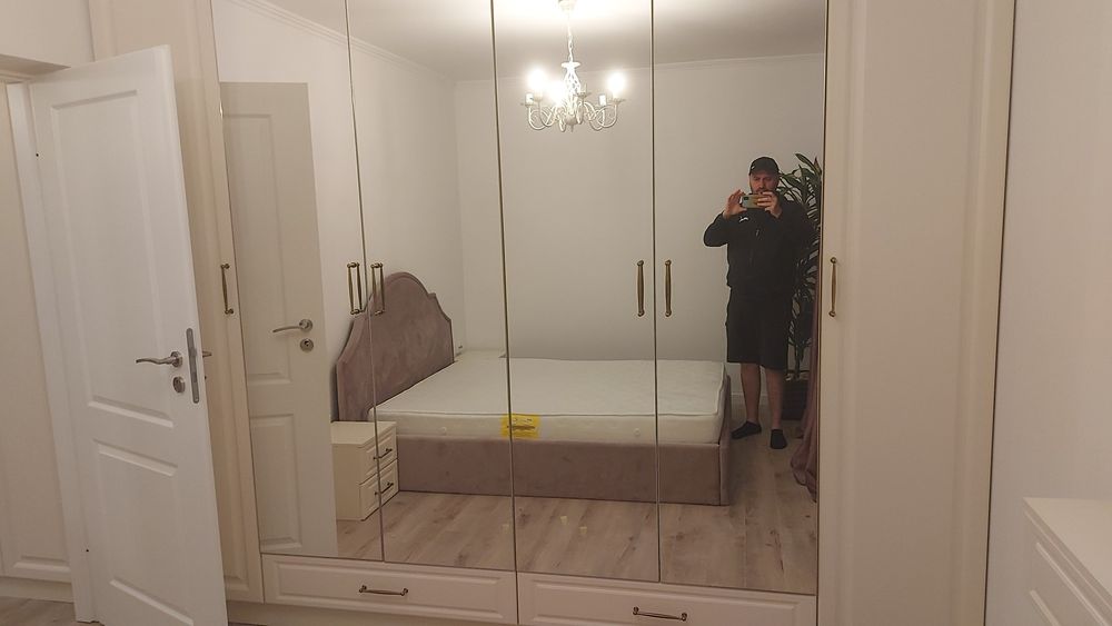 Dau spre închiriere apartament 2 camere Florești și loc de parcare