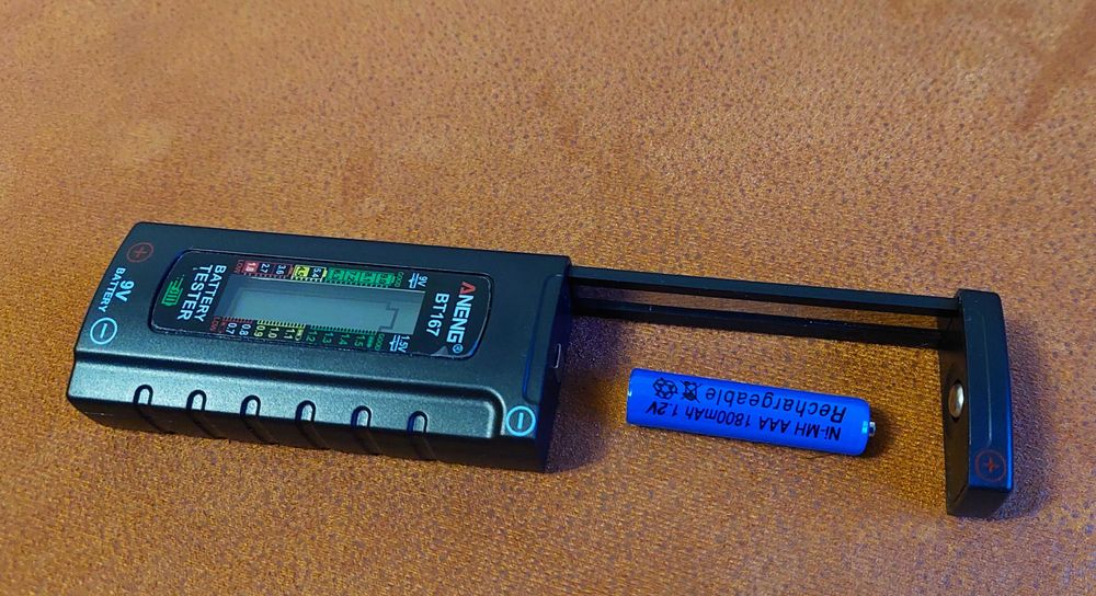 Tester baterie acumulatori 1.5 - 9 V fara baterii
