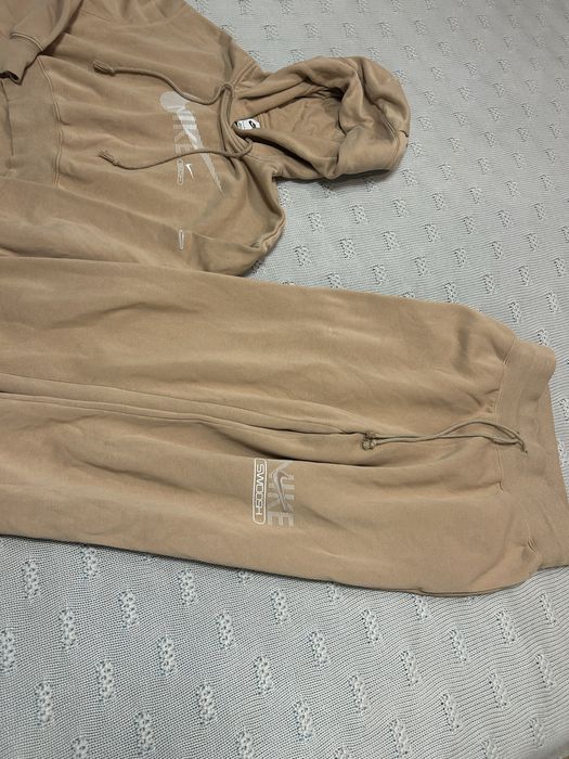 Дамси Анцунг Nike