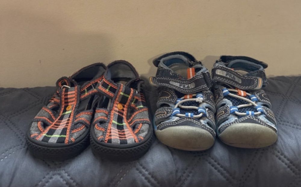 Lot sandale  mărimea 20