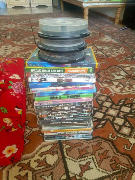 ДВД с дисками 44 штук