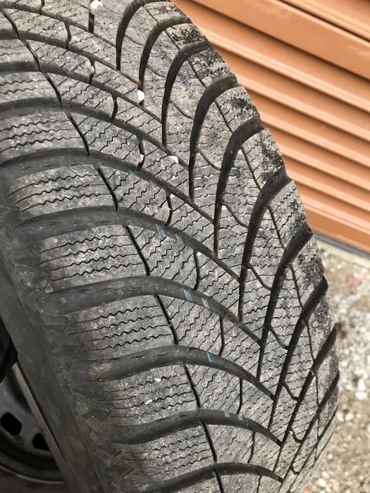 Зимни гуми с джанти 5х108,195/65R15,Пежо 308,2015г.