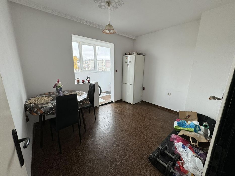 Продава се Тристаен апартамент в Бургас, Възраждане - 100 кв.м за 1800 €/кв.м - Снимка #3
