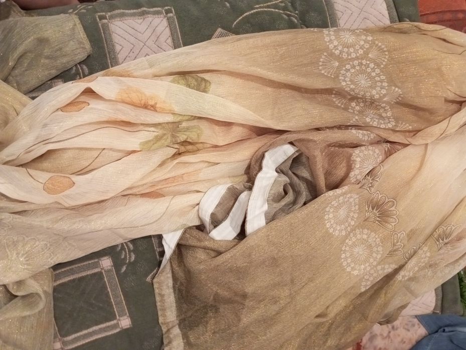 Продам занавеску новую