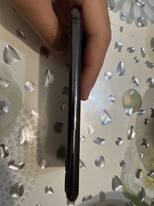 iPhone 11pro менялся дисплей