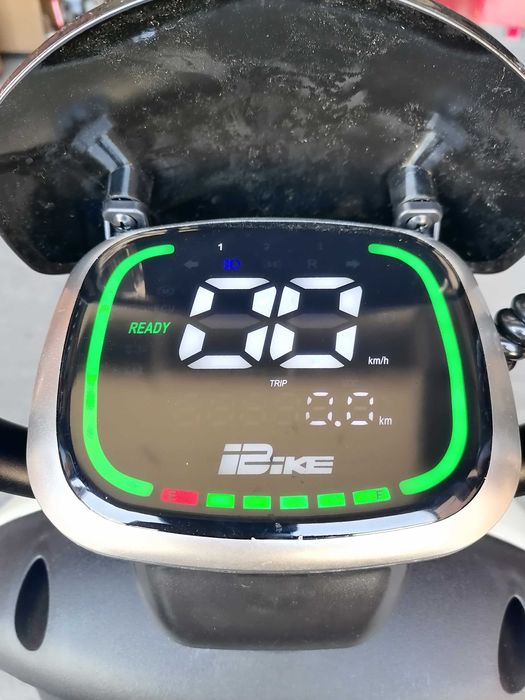 Електрическа триколка Vespa