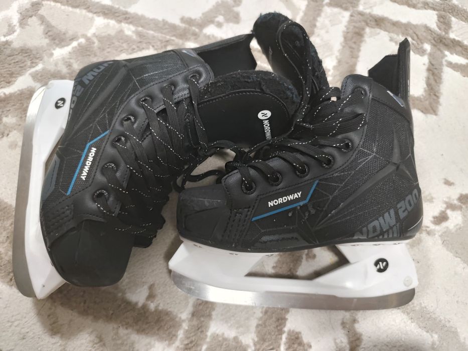 Продам коньки 35 размер