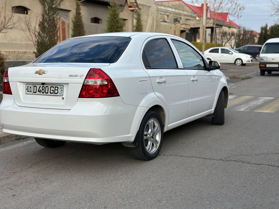 Nexia 3 sotiladi 2019 yil 70000 km