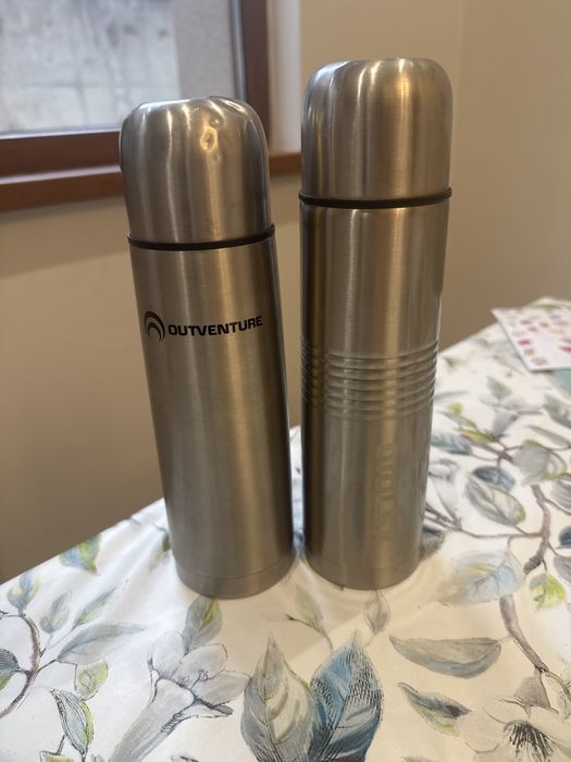 Продам 2 термоса