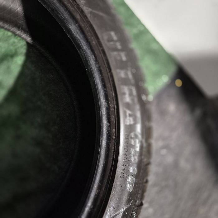 265 40 20 O bucată Goodyear iarnă