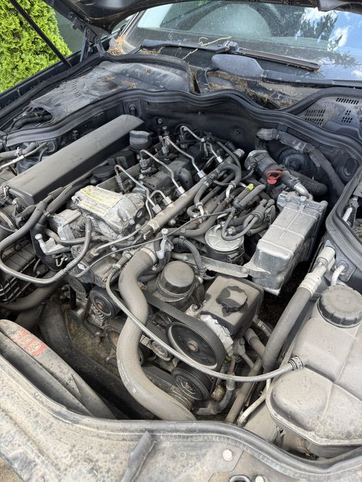 Mercedes E220 impecabil venit pe roti