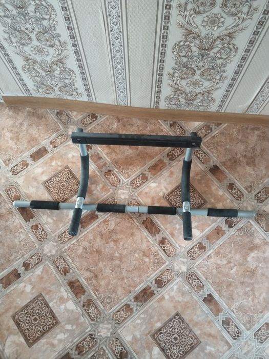 Турник навесной, сьемный ,