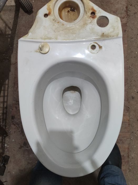 Унитаз керамический с бочком