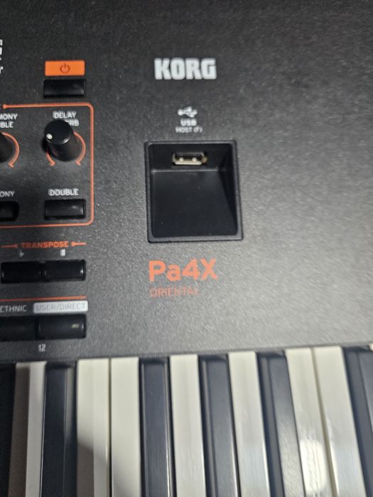 Vând Korg pa4x oriental