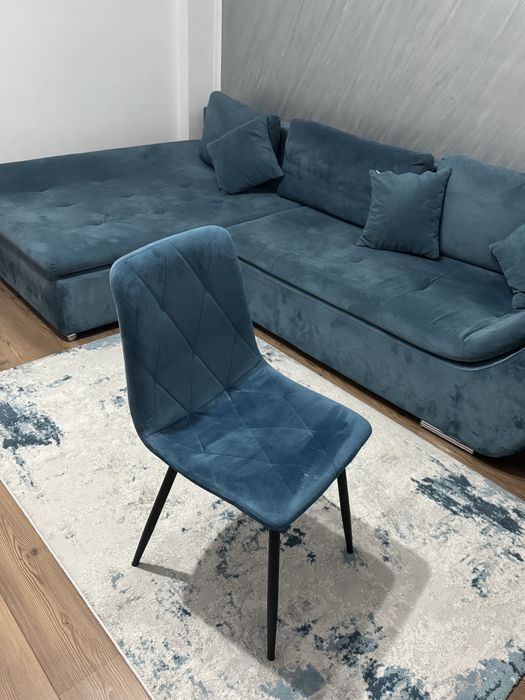 Vand canapea extensibila + 4 scaune