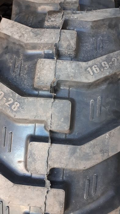 16.9-28 в наличии 2 шт