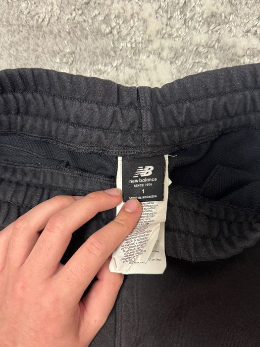 Pantaloni trening bărbați New Balance negri – mărime S/M – 100% bumbac