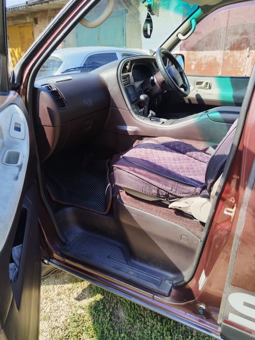 Ниссан Ларго 1996год