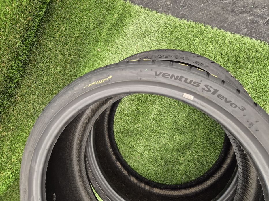 225 35 19 Câte o bucata Hankook și Pirelli