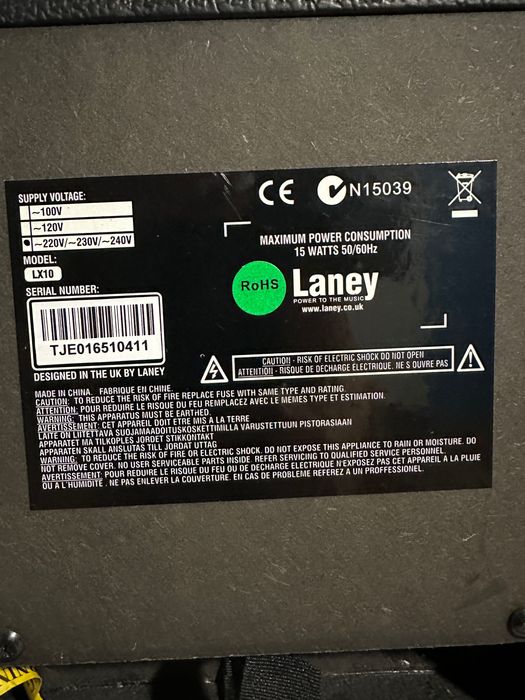 Vând amplificator de chitară laney.