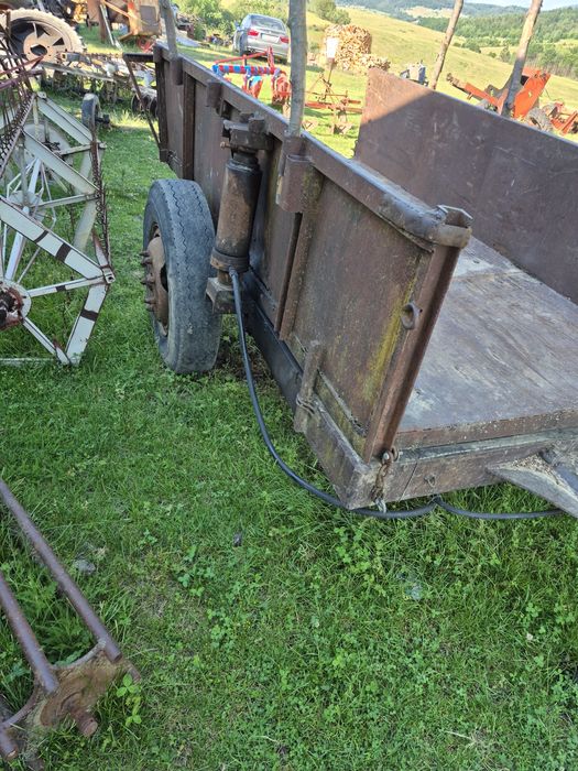 Vând remorcă basculabila cu 2 Cilindri laterali