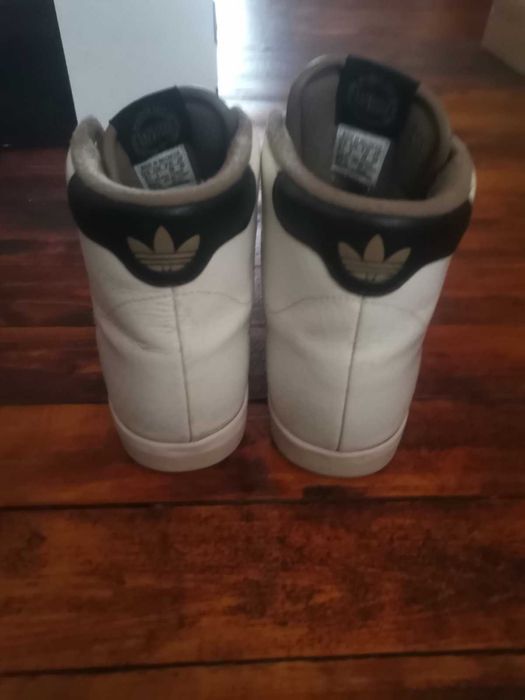 Продавам оригинални дамски кецове