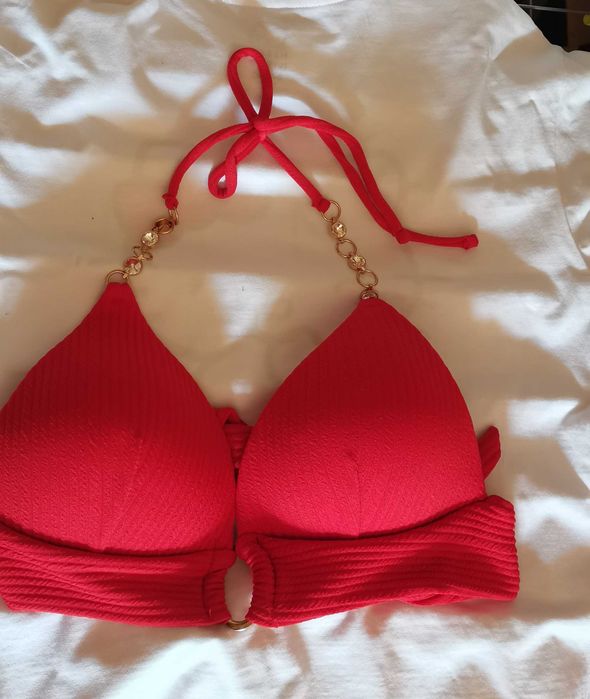 Vând costum de baie nou de damă