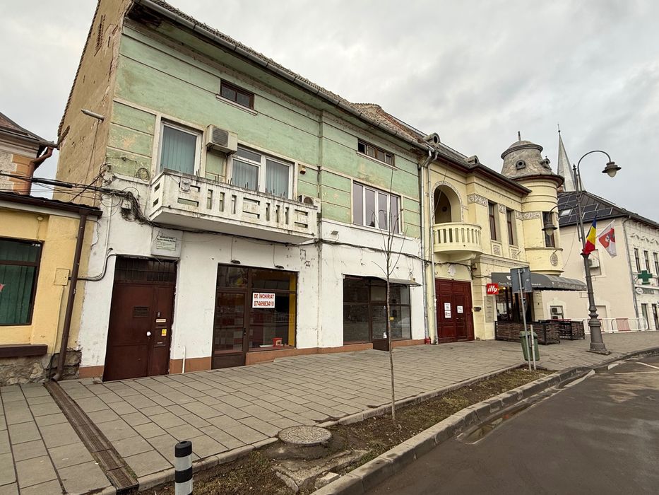 De închiriat spațiu comercial