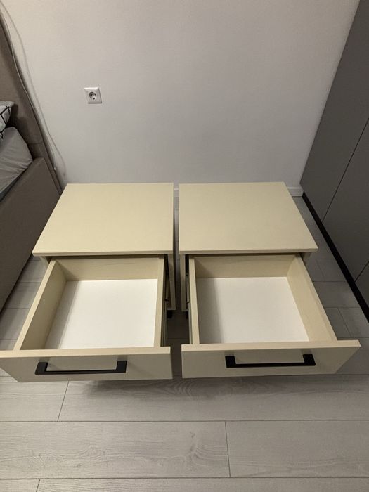 Noptiere de vanzare noi