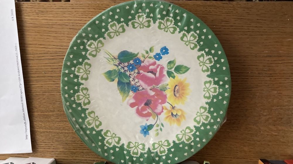 Хартиени чинии