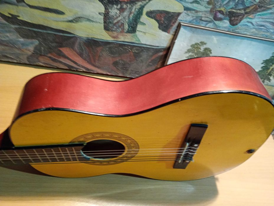 Немска акустична китара