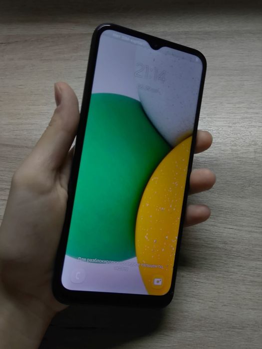 Продаю Samsung Galaxy A03 Core 2/32 + microSD 8 ГБ.