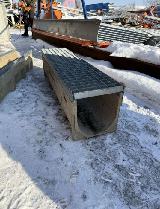 Rigole din beton lichidare de stoc super preț