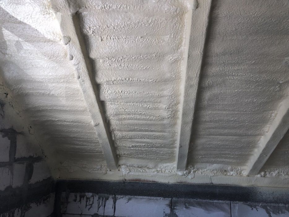 Izolatii spuma poliuretanica Izolatie