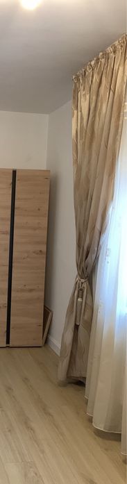 Vand draperii geamuri