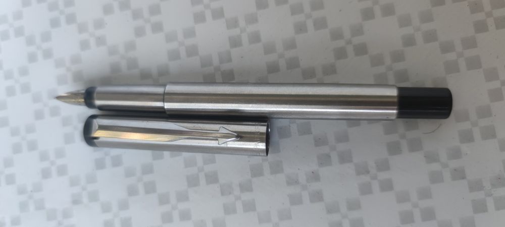 Lot stilou Parker Vector Inox set Parker stilou Aurora